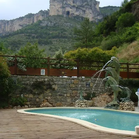 Vila La Caze Saint-Pierre-des-Tripiers